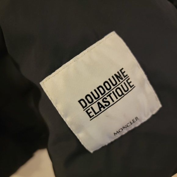 Moncler Women's size 3 black puffer with hearts winter jacket with hood down - Picture 9 of 16